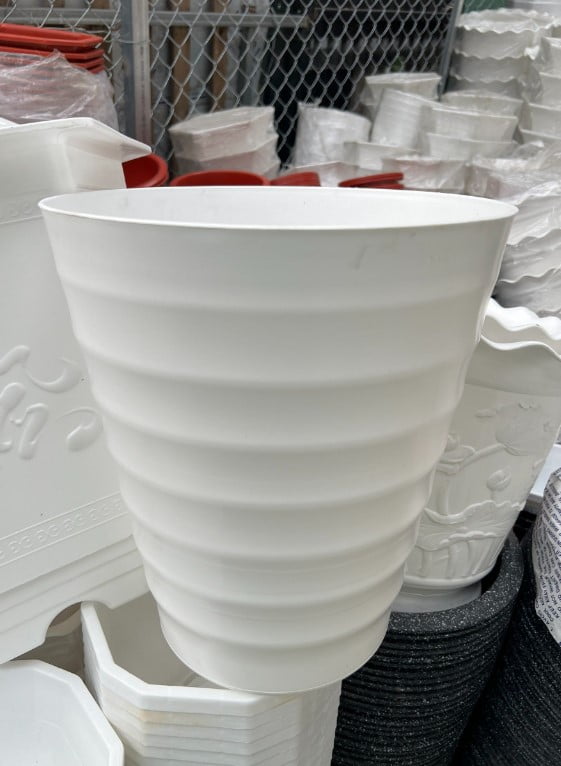Chậu hoa vòng tròn to 320*200*355 màu trắng